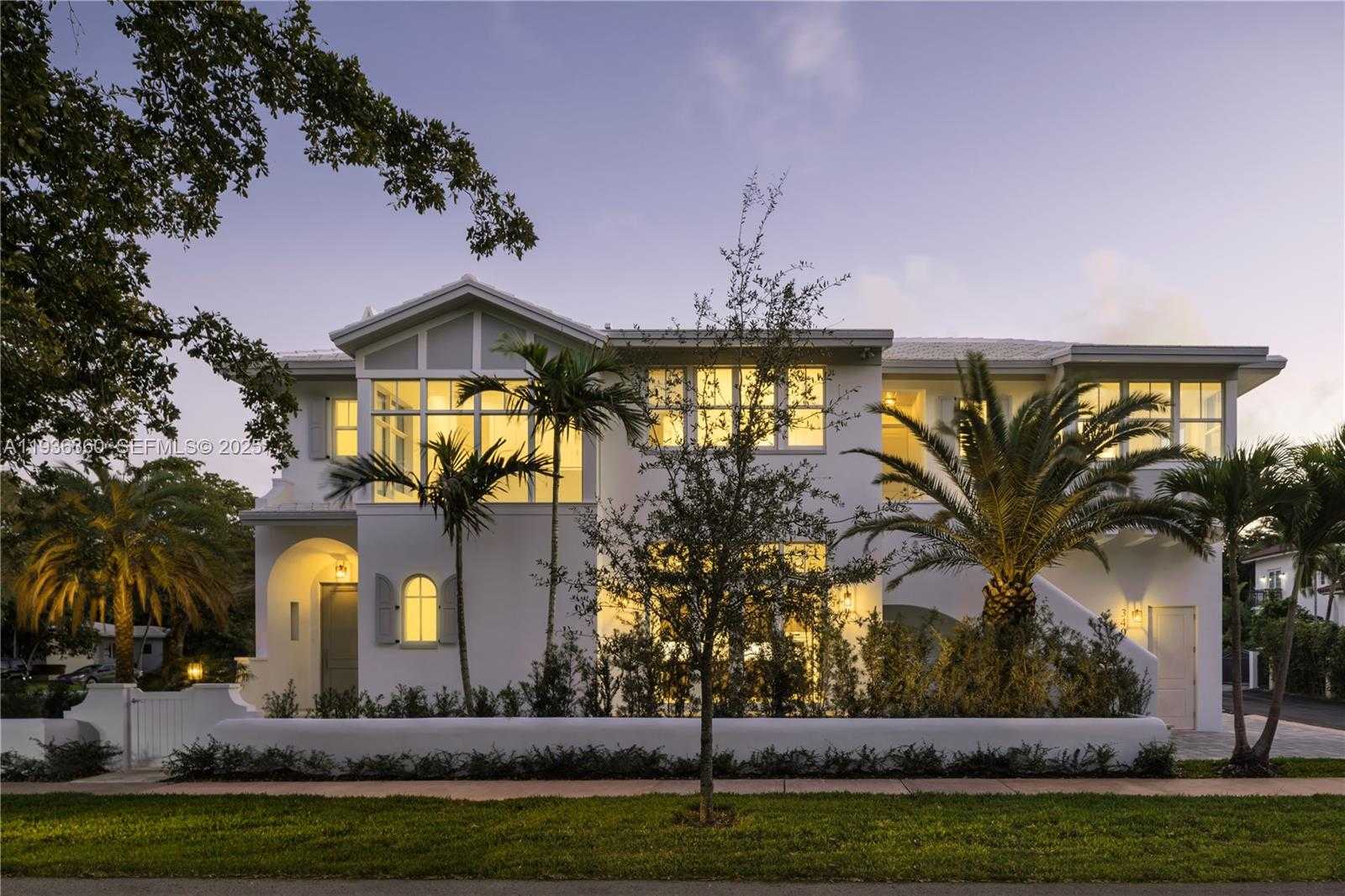 Small Image of 3400 PONCE DE LEON BLVD, Coral Gables Number 3