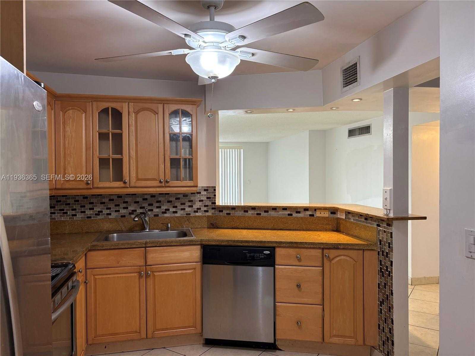 Small Image of 1750 NE 191st St, Miami, FL 33179, USA Number 5