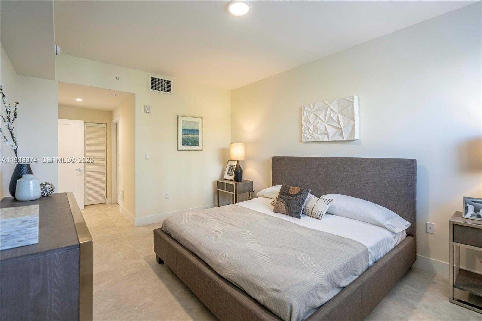 Imagen de Pequeño Objeto