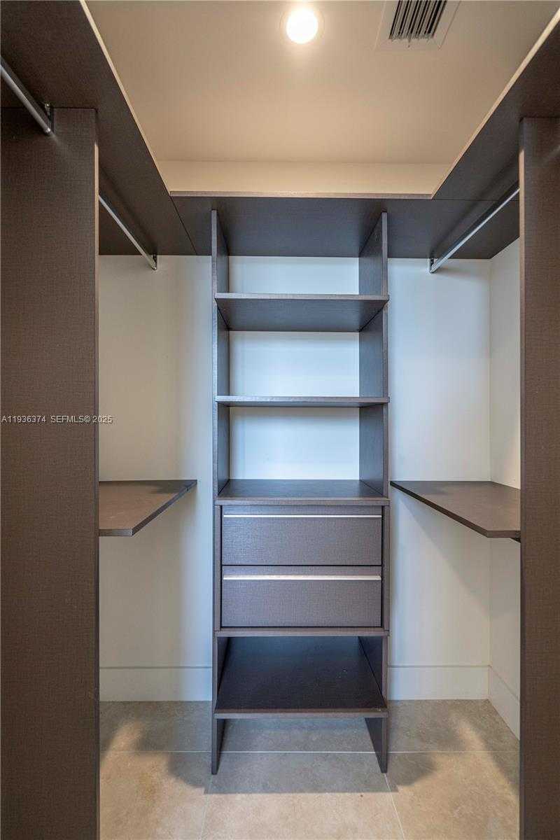 Imagen de Pequeño Objeto