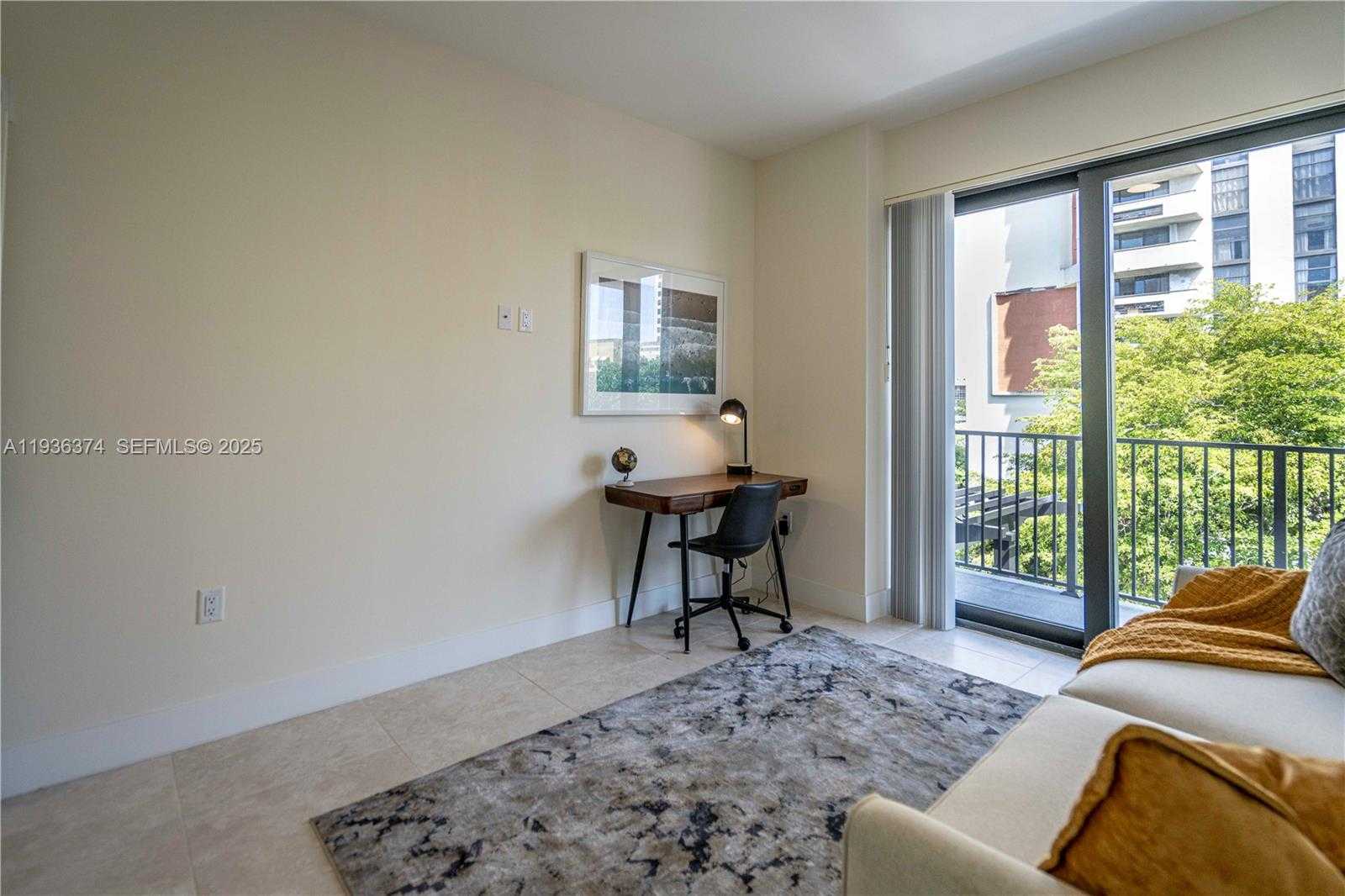 Imagen de Pequeño Objeto