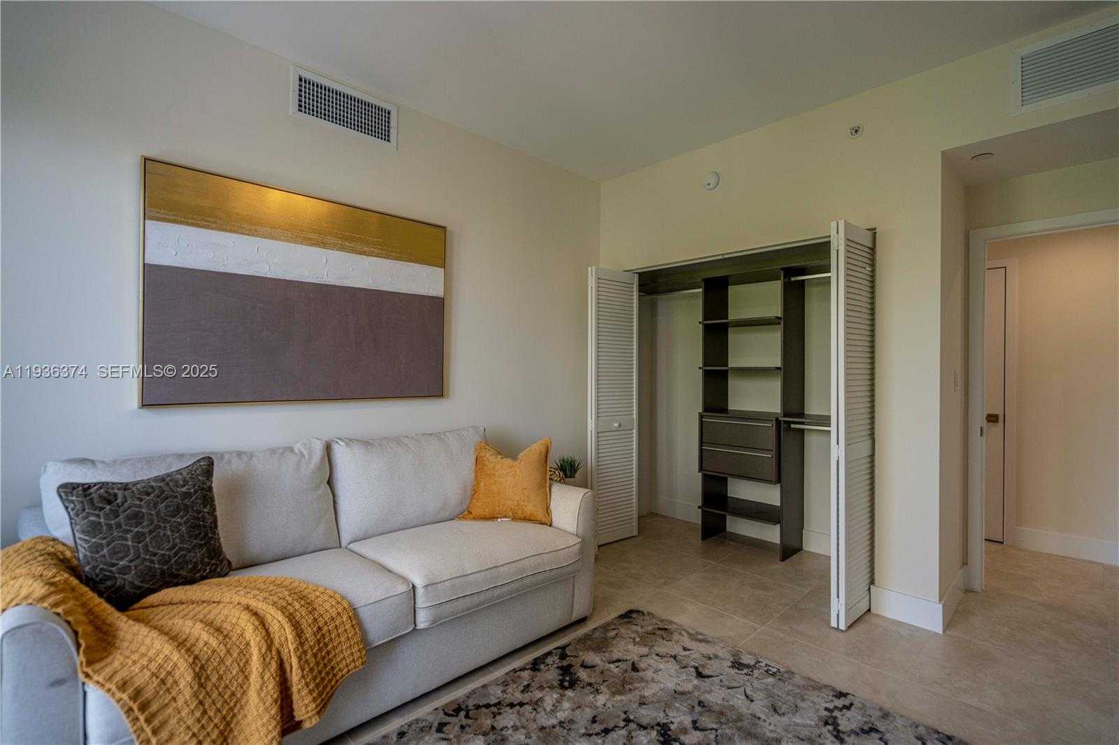 Imagen de Pequeño Objeto