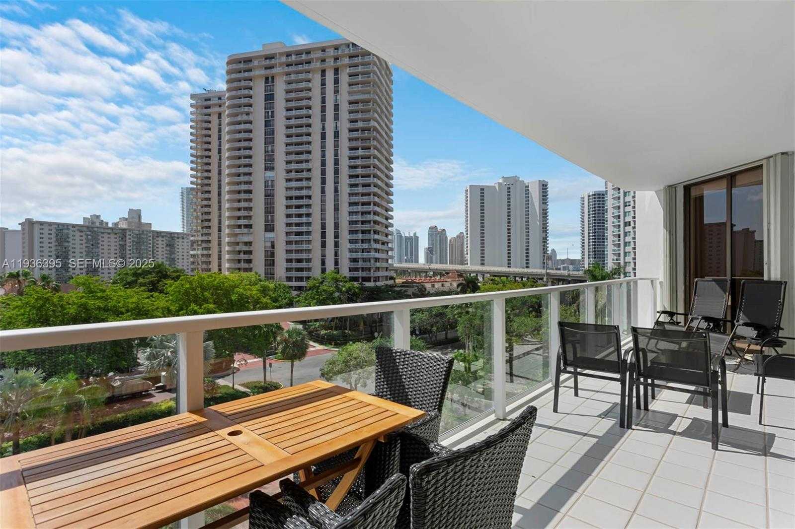 Small Image of 19500 TURNBERRY WAY #5F, Aventura Number 10