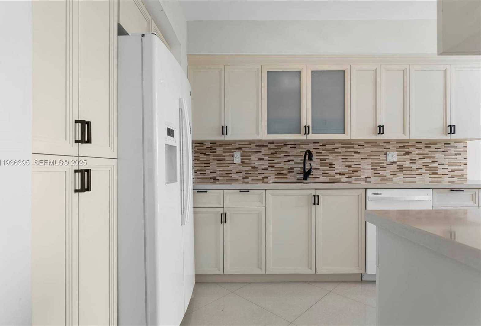 Small Image of 19500 TURNBERRY WAY #5F, Aventura Number 12