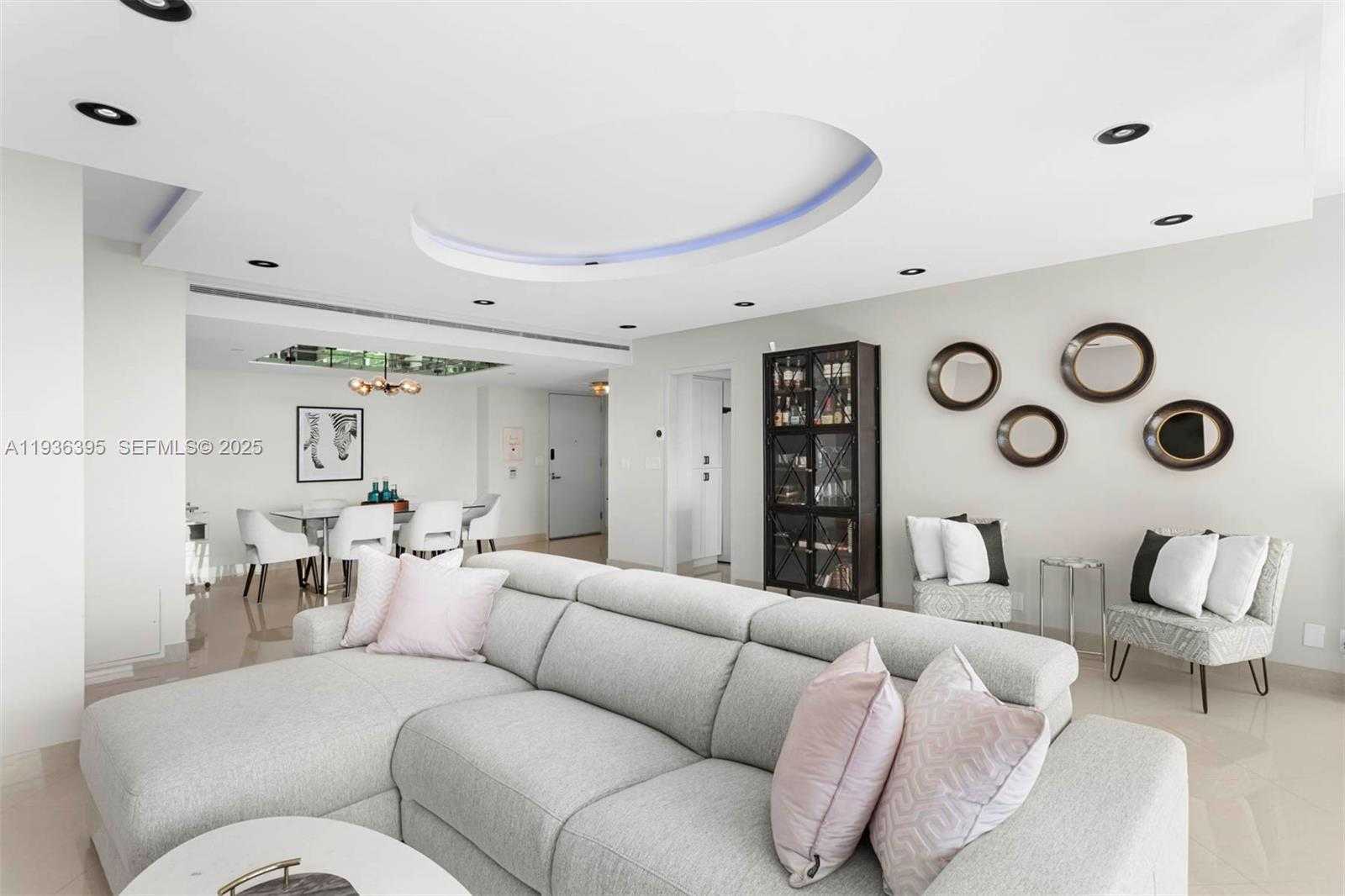 Small Image of 19500 TURNBERRY WAY #5F, Aventura Number 3