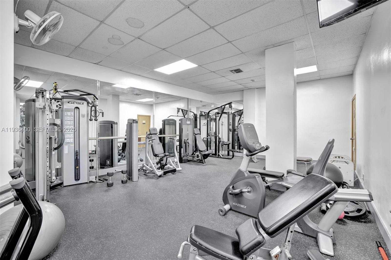 Small Image of 3800 SOUTH OCEAN DR #423, Hollywood Number 22