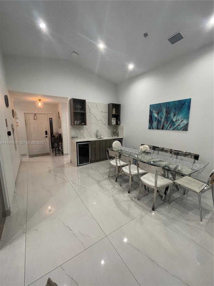 Imagen de Pequeño Objeto