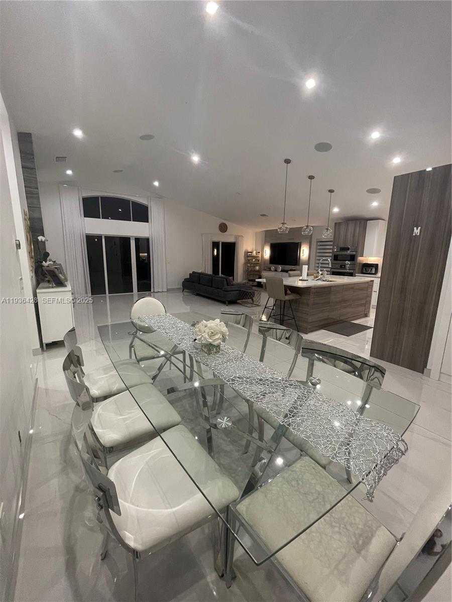 Imagen de Pequeño Objeto