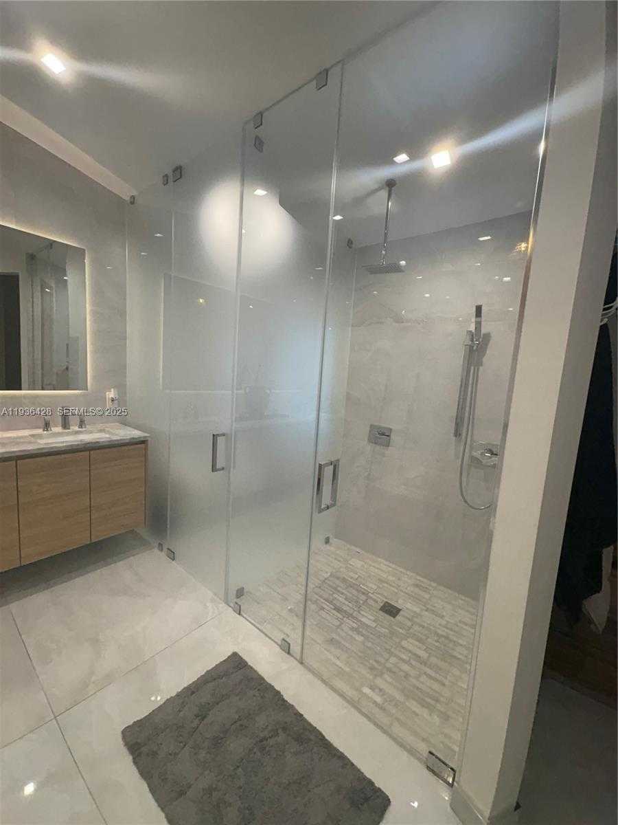 Imagen de Pequeño Objeto