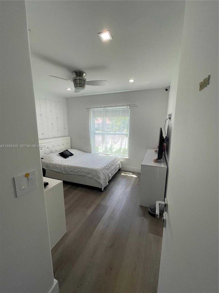 Imagen de Pequeño Objeto