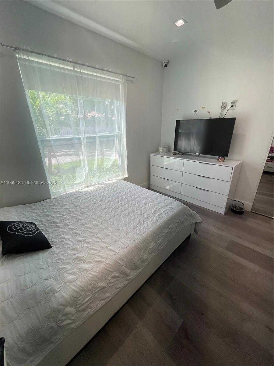 Imagen de Pequeño Objeto