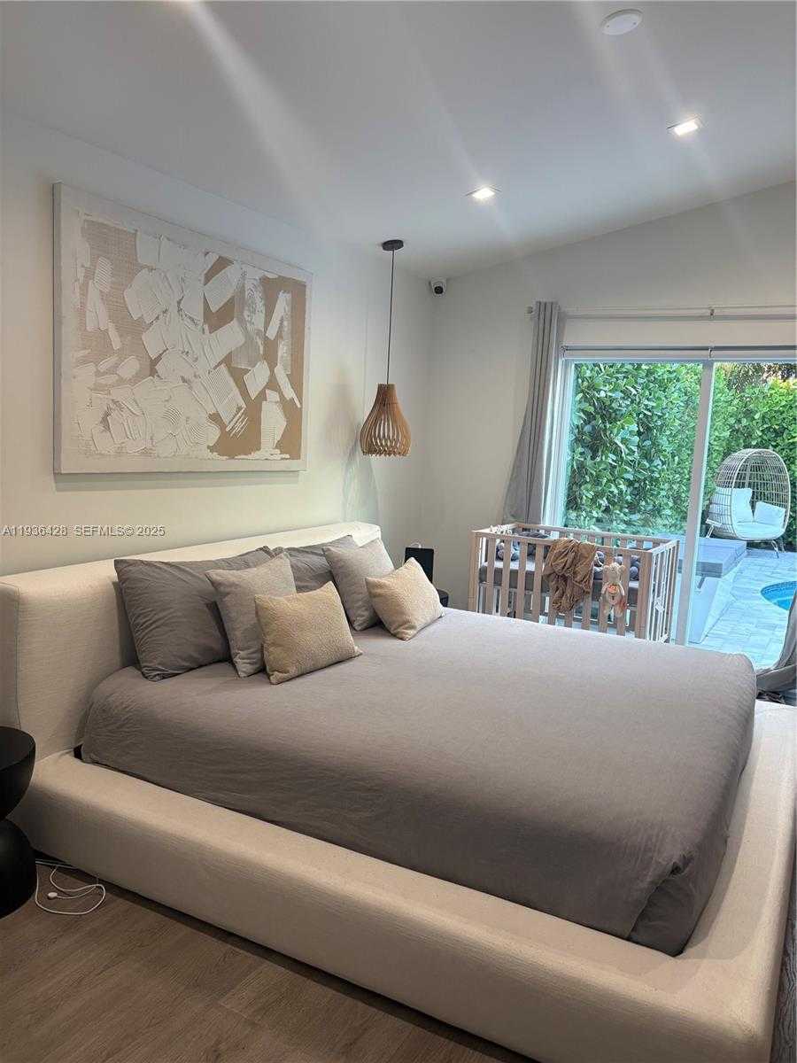 Imagen de Pequeño Objeto