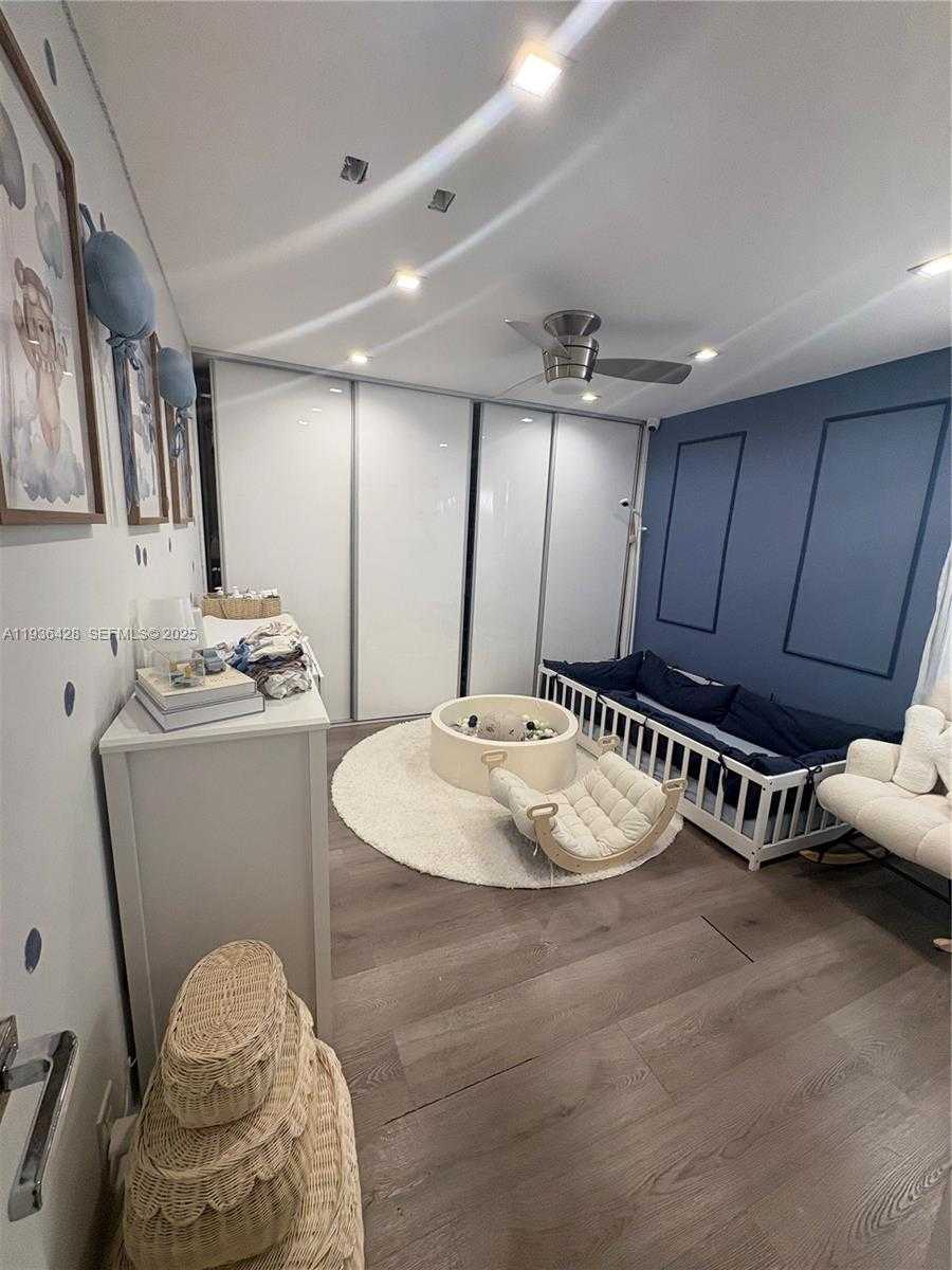 Imagen de Pequeño Objeto