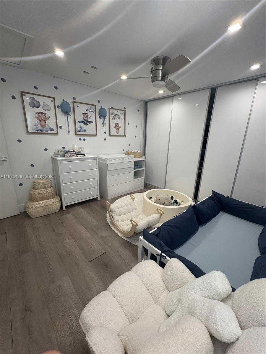 Imagen de Pequeño Objeto