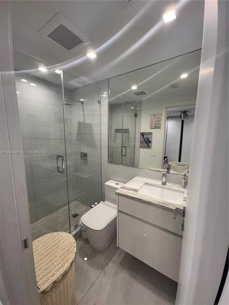 Imagen de Pequeño Objeto