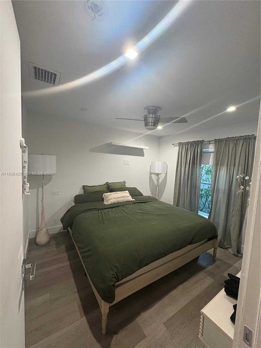 Imagen de Pequeño Objeto