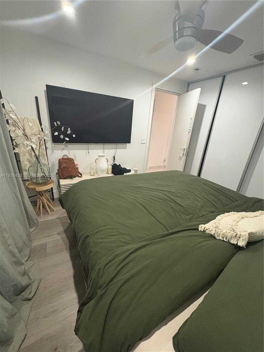 Imagen de Pequeño Objeto