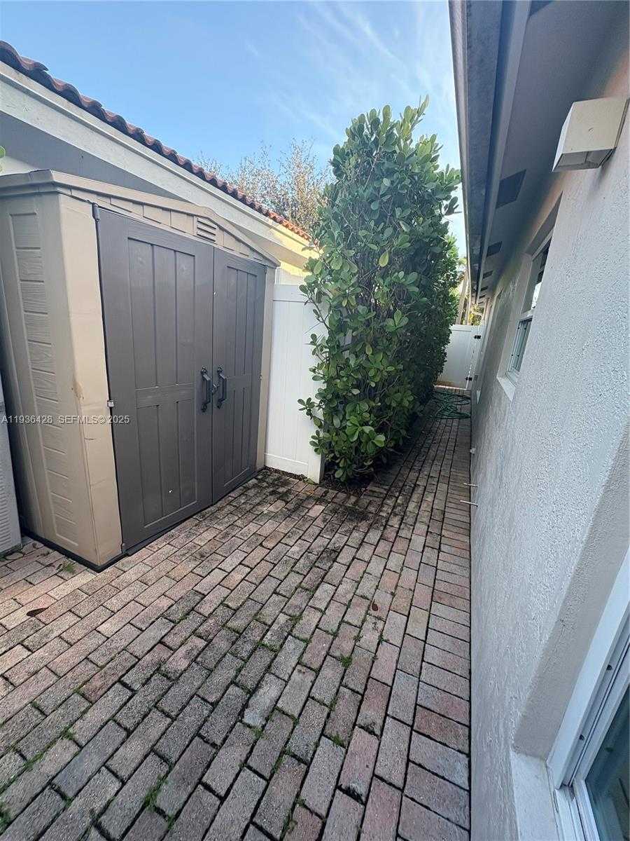 Imagen de Pequeño Objeto