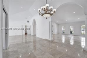 Small Image of 13015 BISCAYNE ISLAND TER, North Miami Number 10