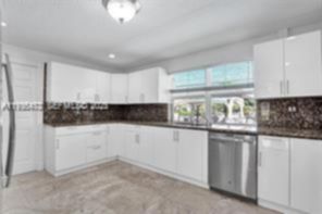 Small Image of 13015 BISCAYNE ISLAND TER, North Miami Number 18