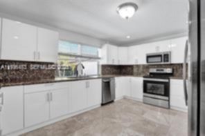 Small Image of 13015 BISCAYNE ISLAND TER, North Miami Number 19