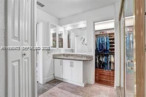 Small Image of 13015 BISCAYNE ISLAND TER, North Miami Number 36