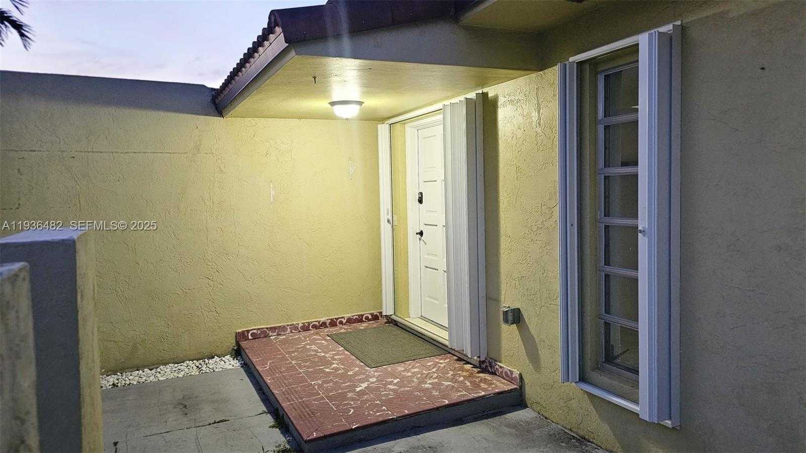 Small Image of 9721 SOUTH WEST 37TH TER #9721, Miami Number 4