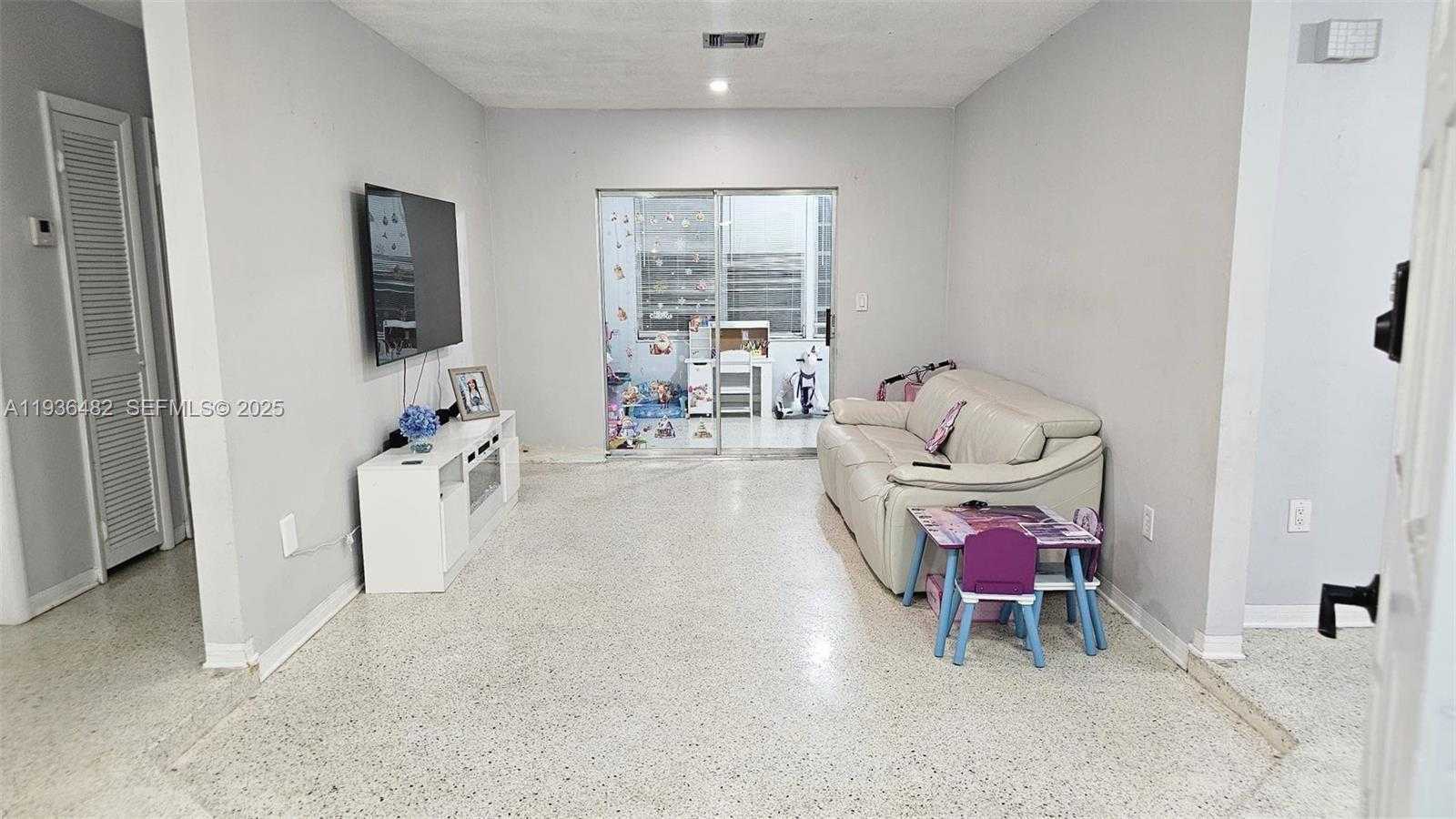 Small Image of 9721 SOUTH WEST 37TH TER #9721, Miami Number 5