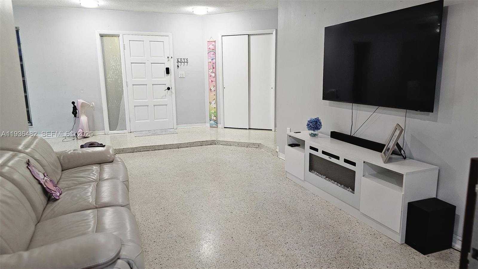 Small Image of 9721 SOUTH WEST 37TH TER #9721, Miami Number 6