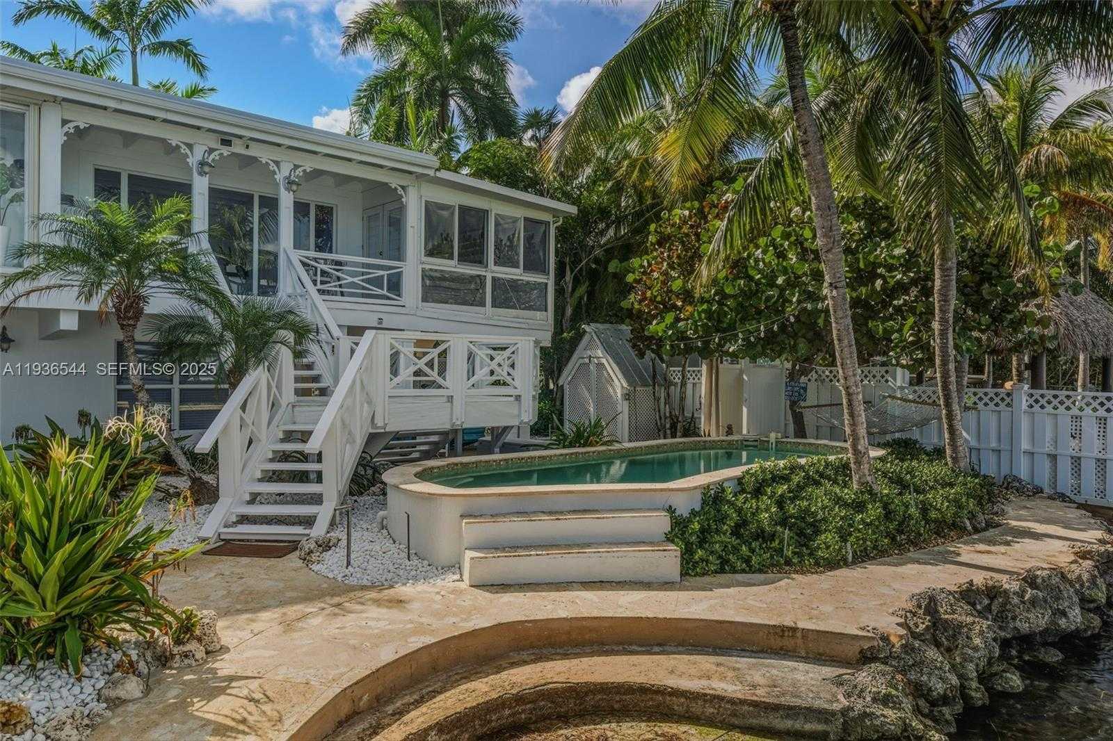 Small Image of 16 NORTH DR, Key Largo Number 12