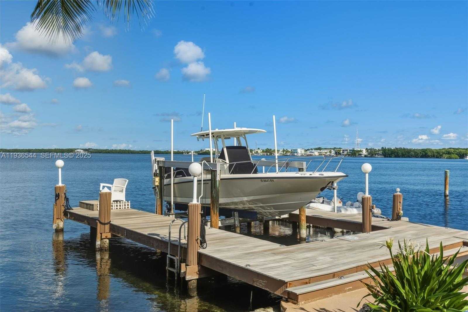 Small Image of 16 NORTH DR, Key Largo Number 23
