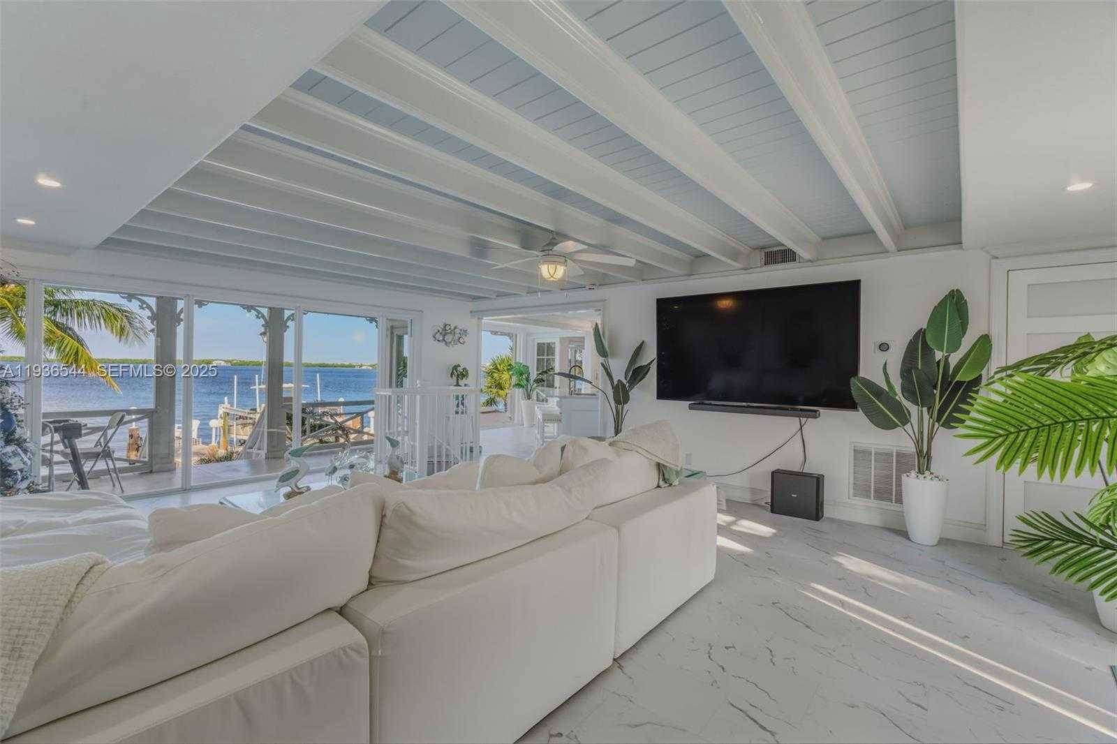 Small Image of 16 NORTH DR, Key Largo Number 37