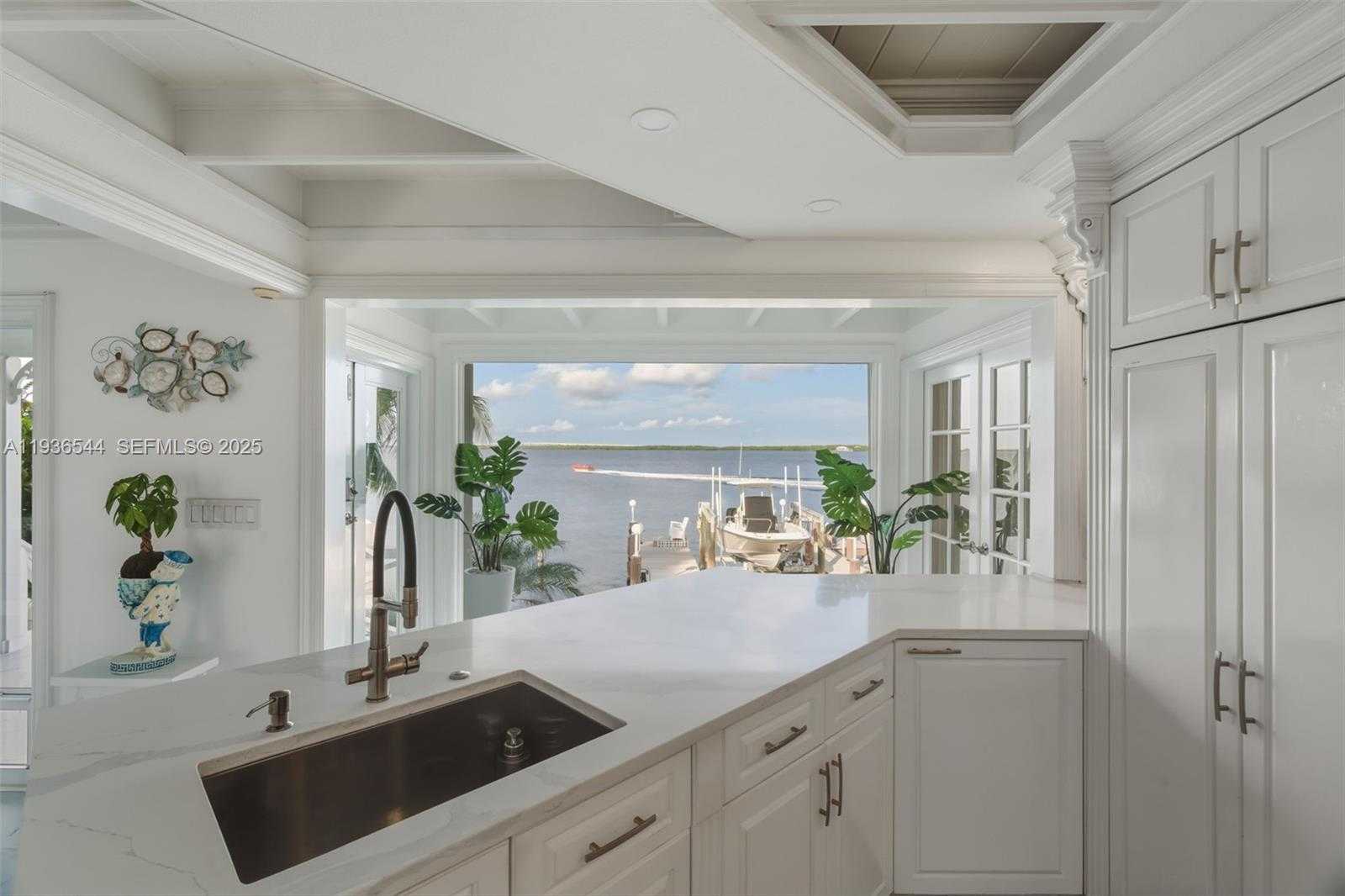 Small Image of 16 NORTH DR, Key Largo Number 40