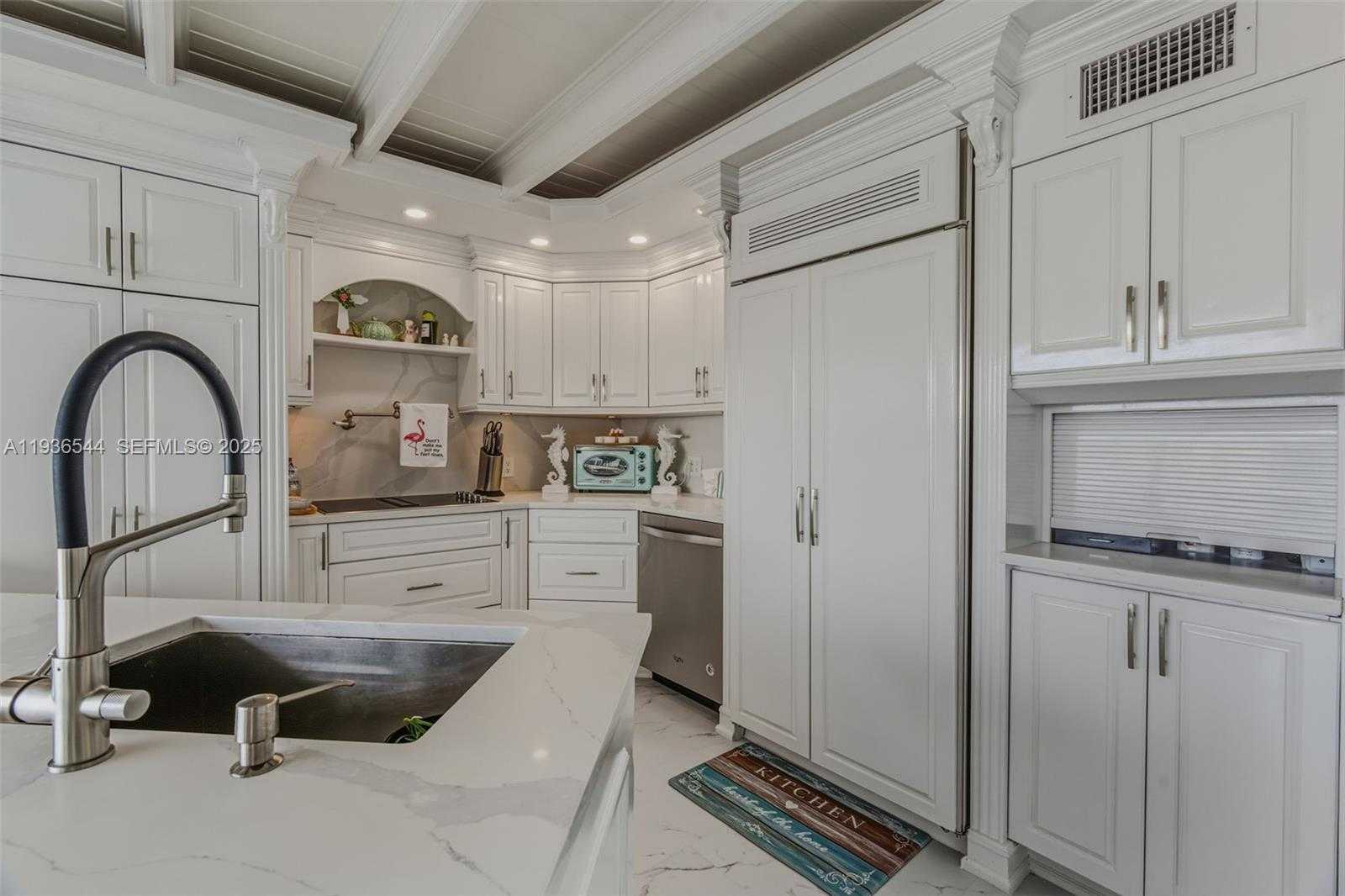 Small Image of 16 NORTH DR, Key Largo Number 44