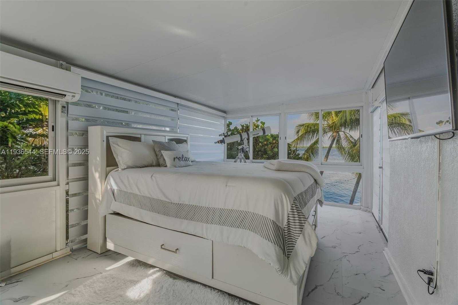 Small Image of 16 NORTH DR, Key Largo Number 49