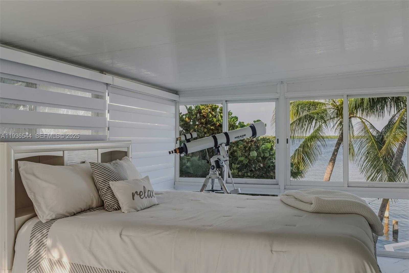 Small Image of 16 NORTH DR, Key Largo Number 50