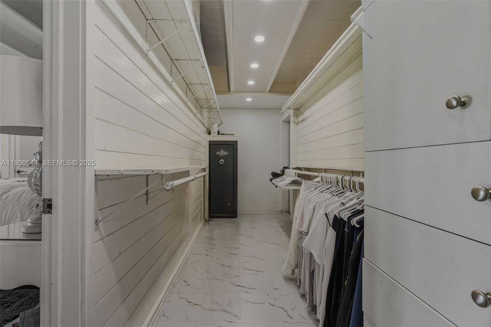 Small Image of 16 NORTH DR, Key Largo Number 62