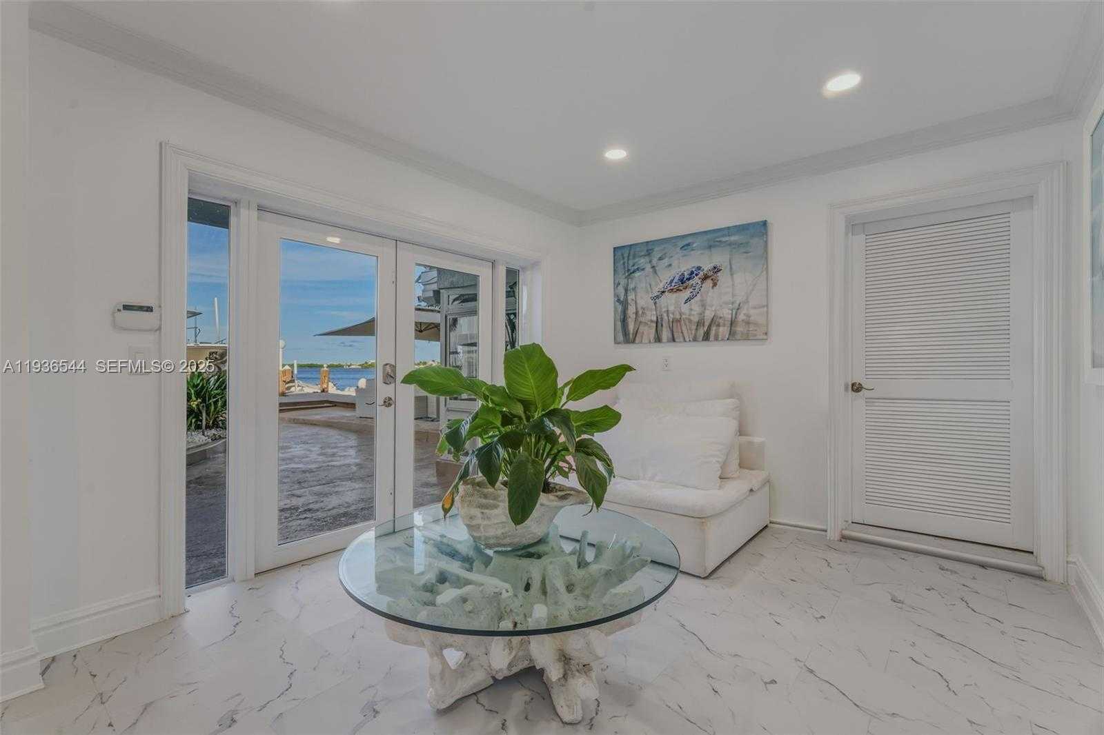 Small Image of 16 NORTH DR, Key Largo Number 63