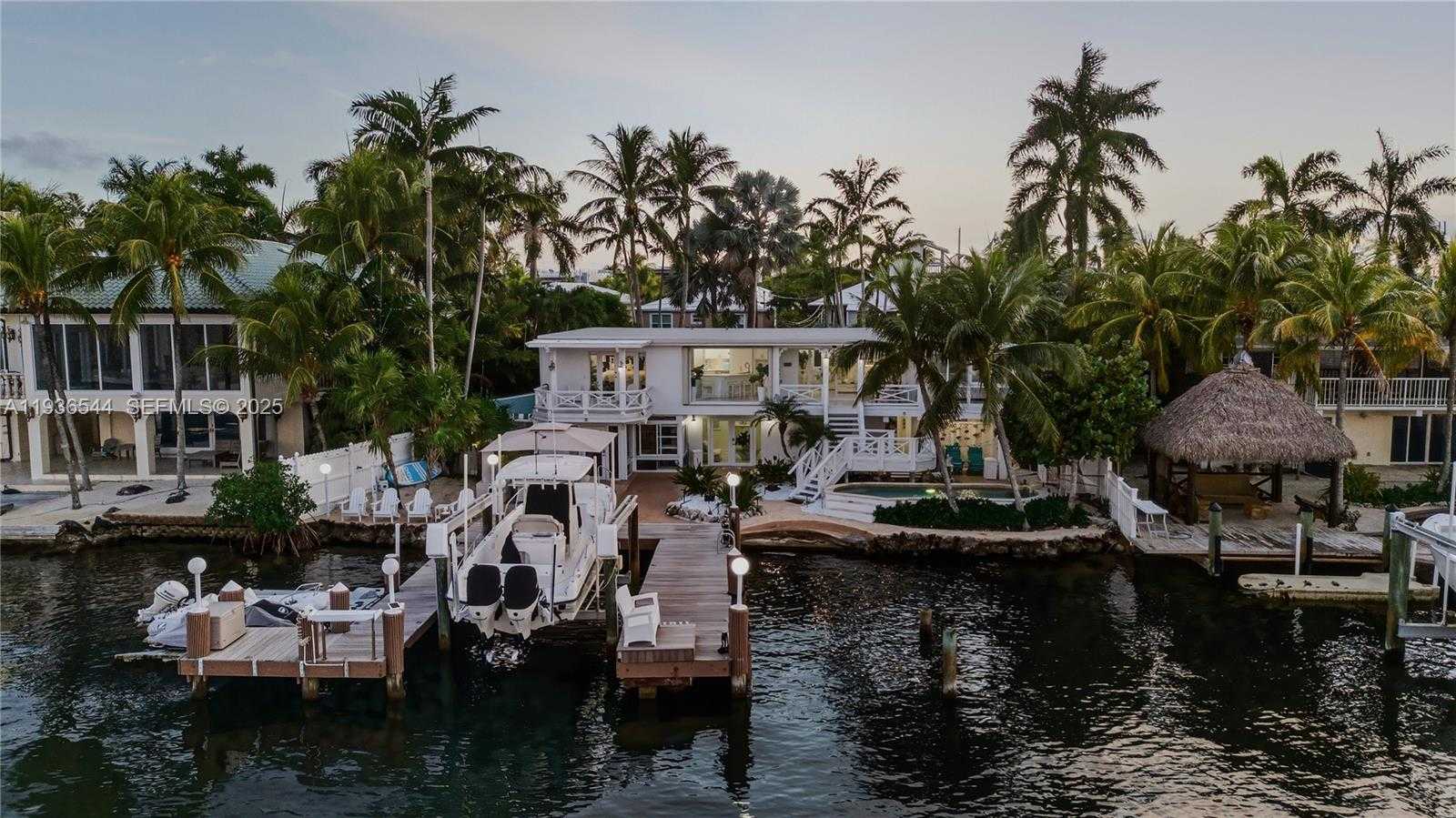 Small Image of 16 NORTH DR, Key Largo Number 84