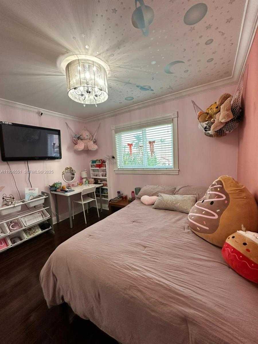 Small Image of 12531 NORTH WEST 7TH LN, Miami Number 26