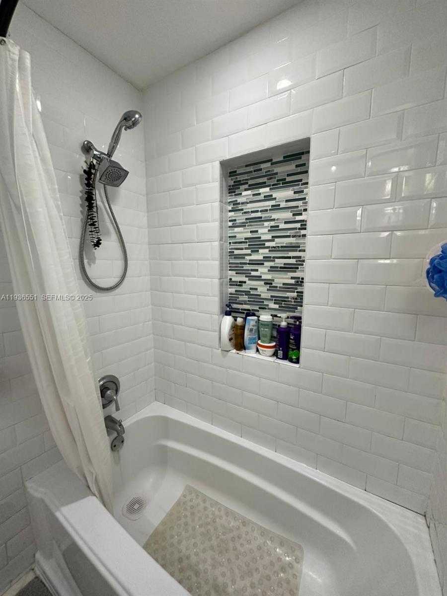 Small Image of 12531 NORTH WEST 7TH LN, Miami Number 31