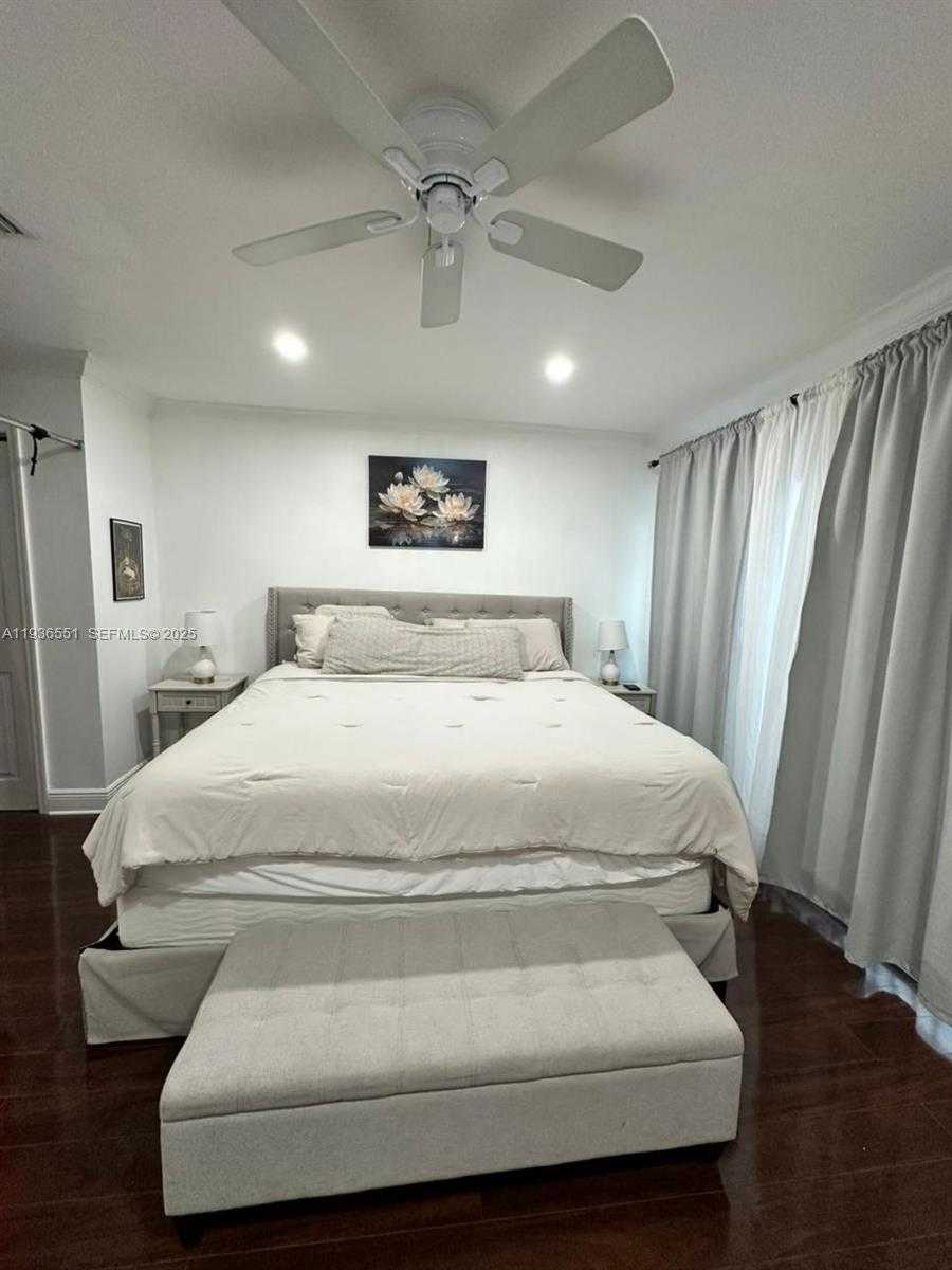 Small Image of 12531 NORTH WEST 7TH LN, Miami Number 40