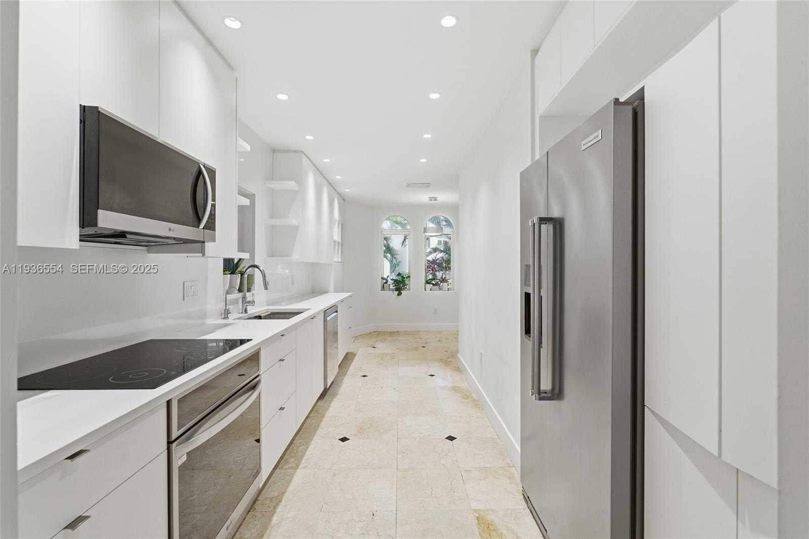 Small Image of 3135 NE 211 ST, Aventura Number 12