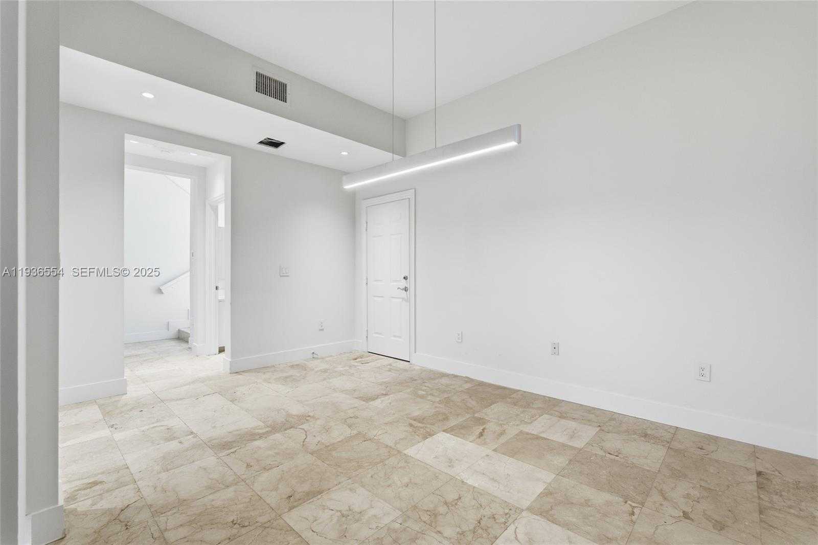 Small Image of 3135 NE 211 ST, Aventura Number 15