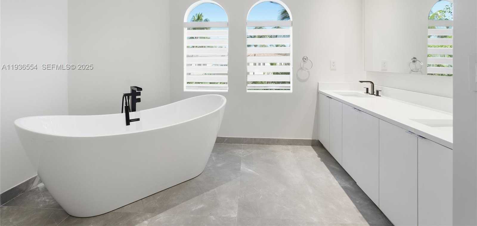 Small Image of 3135 NE 211 ST, Aventura Number 22