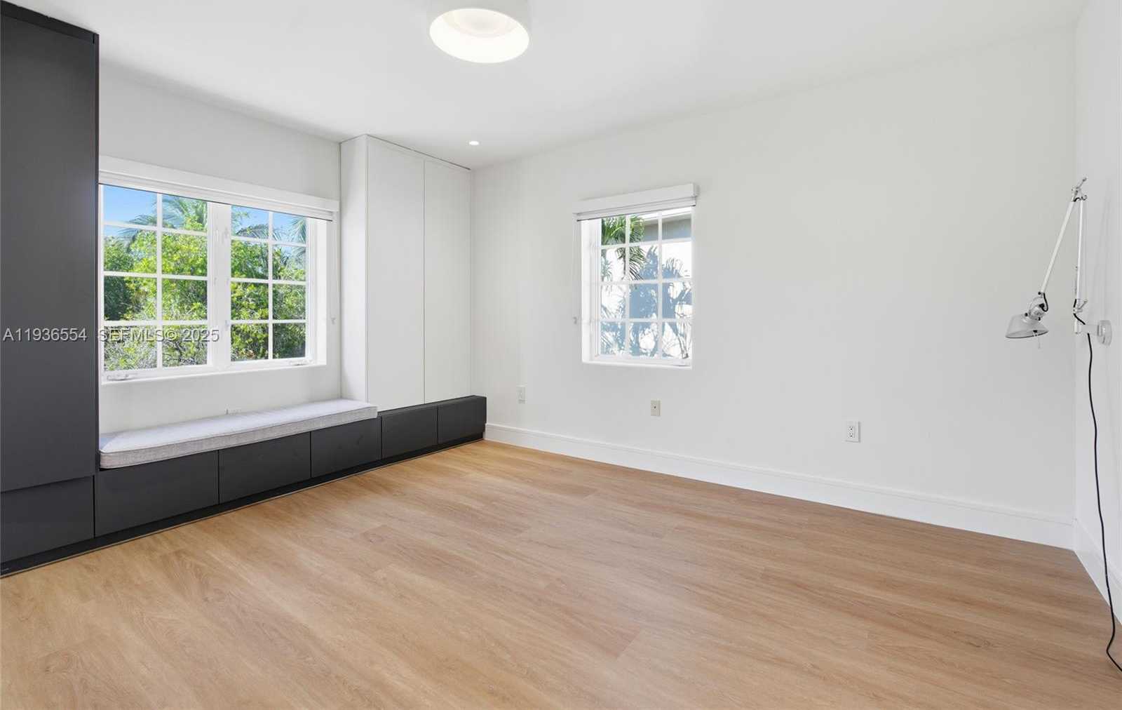 Small Image of 3135 NE 211 ST, Aventura Number 31