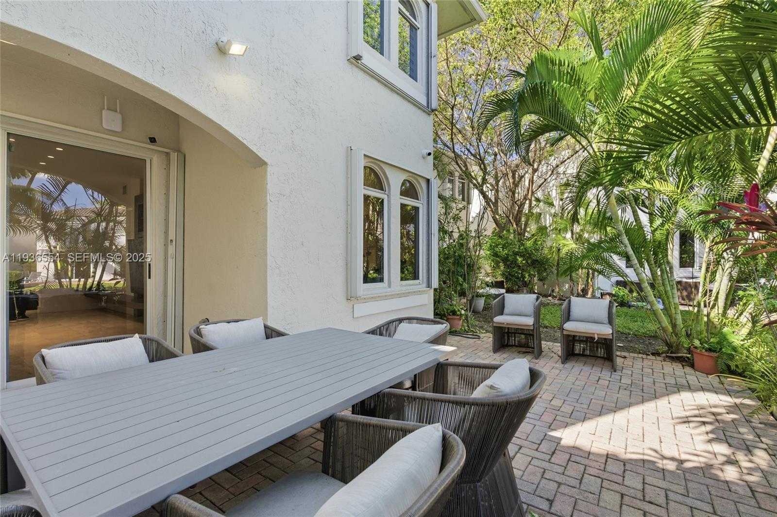 Small Image of 3135 NE 211 ST, Aventura Number 6