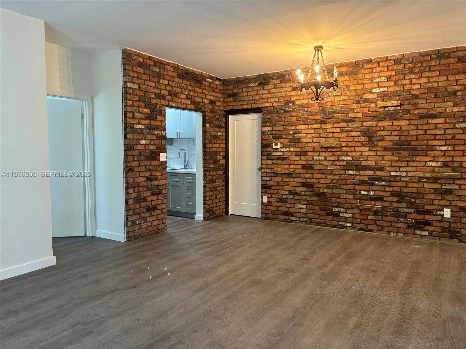 Small Image of 15240 NORTH EAST 8TH AVE #B, Miami Number 3