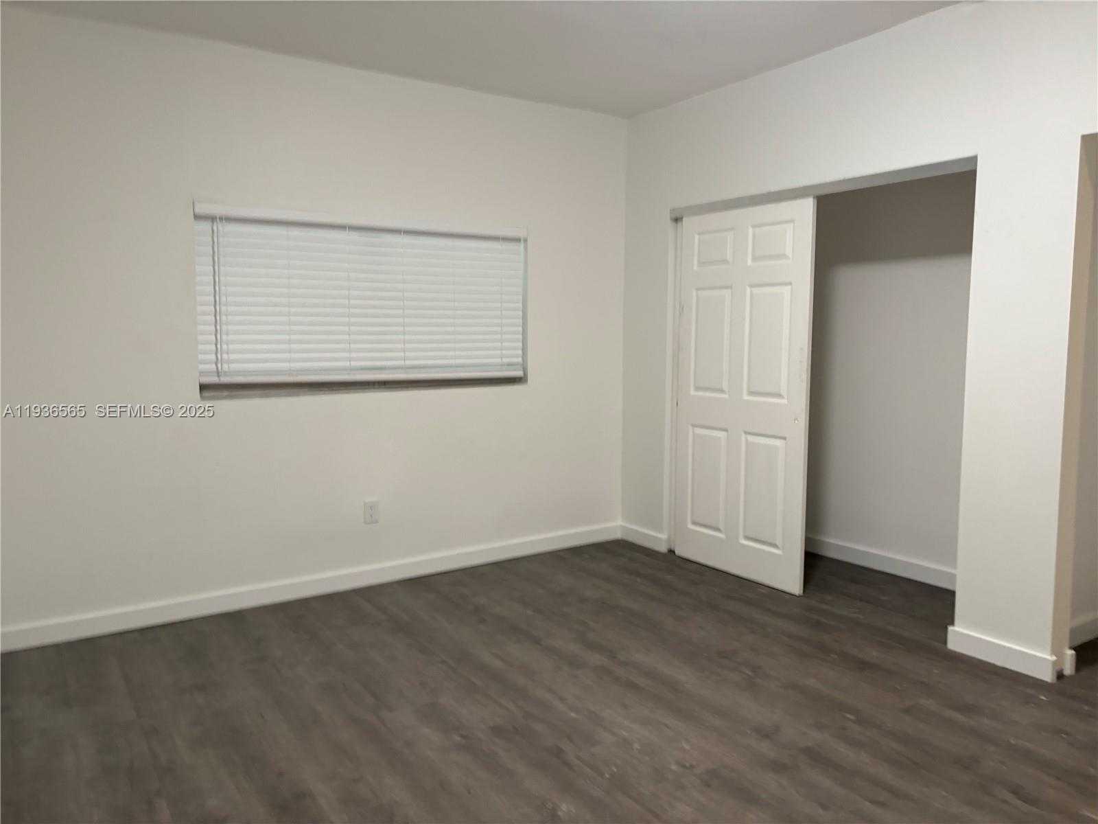 Small Image of 15240 NORTH EAST 8TH AVE #B, Miami Number 6