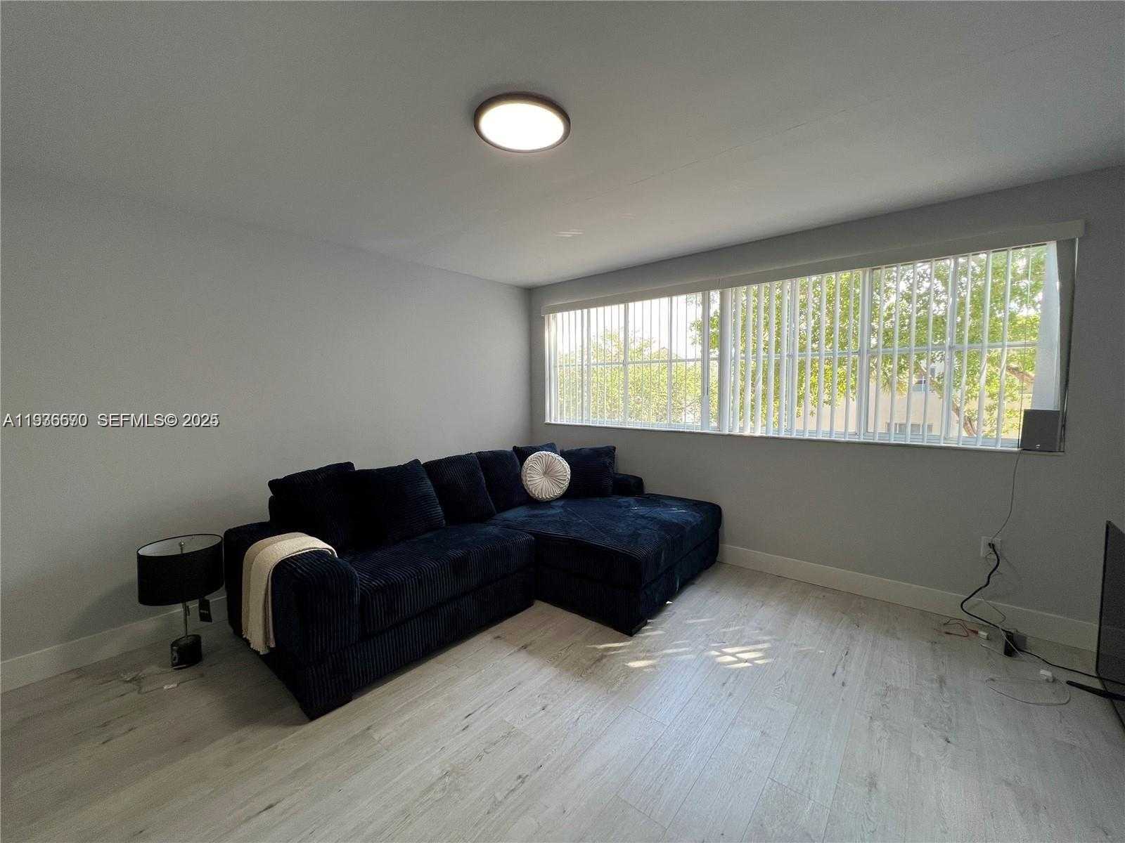 Small Image of 6155 NORTH WEST 186TH ST #305, Hialeah Number 3